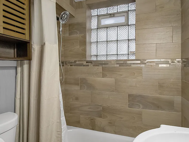 1540 Abbott Rd #1 — Photo 2