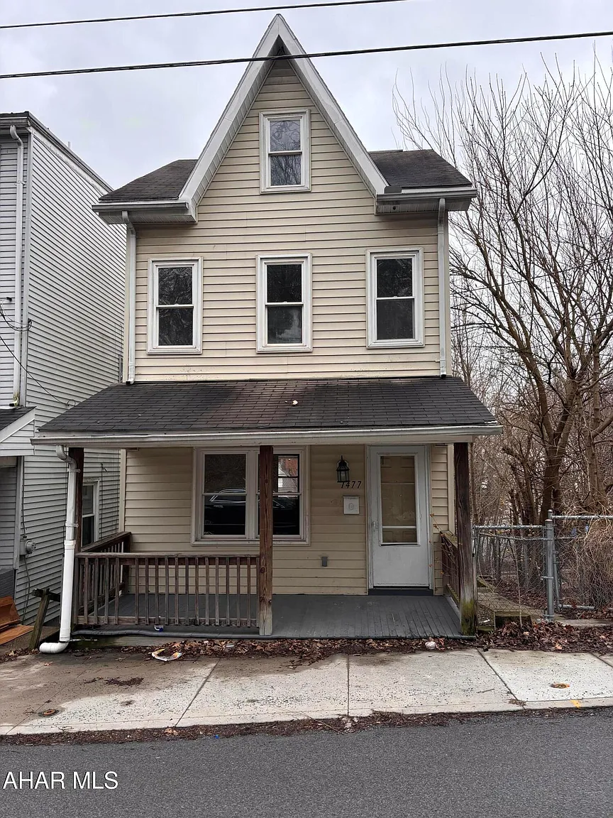 1477 Washington Ave photo 1