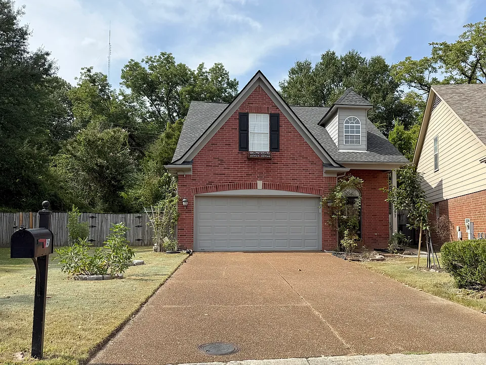 897 Abbey Grove Ln