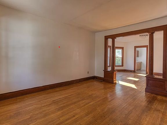 3rd image of 201 Griffiths St #201