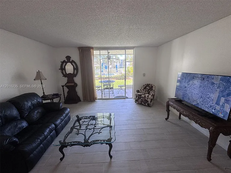 1025 SE 3rd Ave #102 — Photo 25