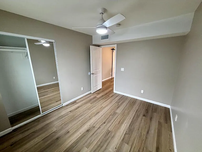 2029 W Adams St — Photo 7