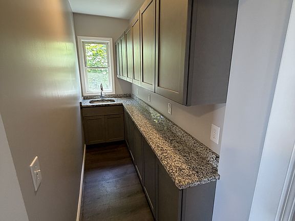 5th image of 50 Tallman St #3E