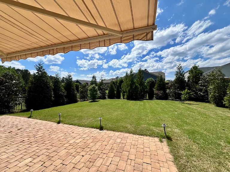 2108 Poplar Ridge Dr — Photo 32