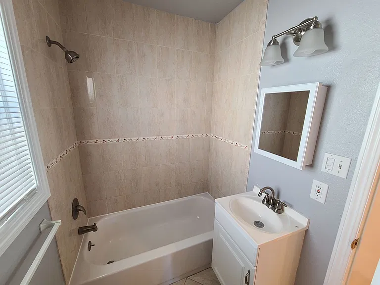 4717 E Ocean Blvd — Photo 8