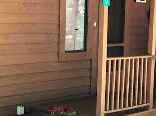 120 Meadow View Ct, Bushkill, PA 18324