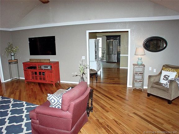 5th image of 10205 S 194th Ave E