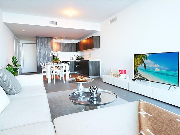 4th image of 3131 NE 7th Ave #2703