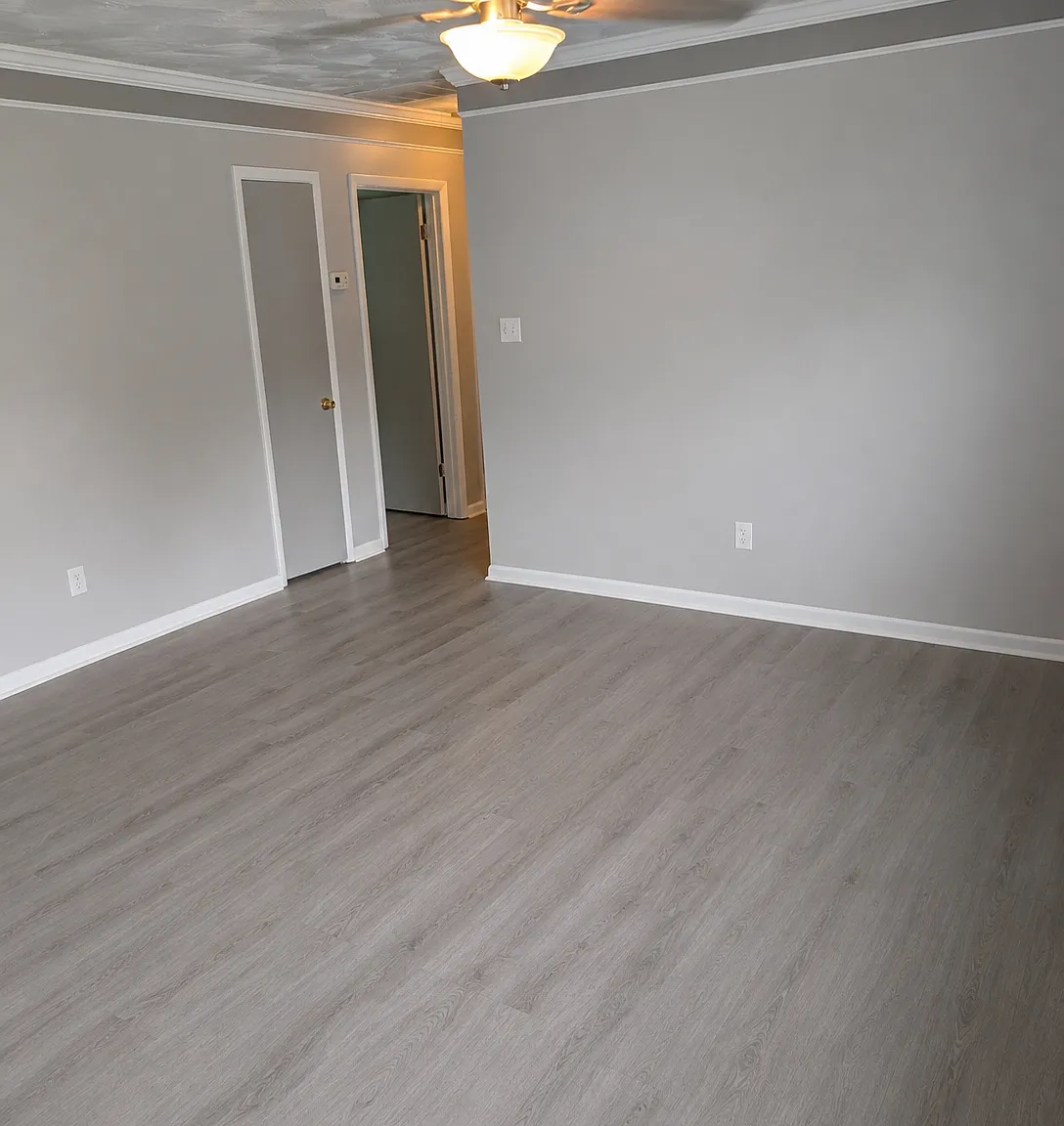 3 bed, 1000 sqft, $1,700 — Photo 2