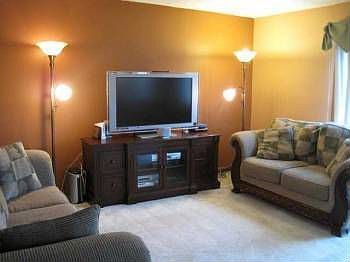 5th image of 8655 Oak Creek Dr