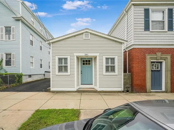 381 Wood St, Bristol, RI 02809