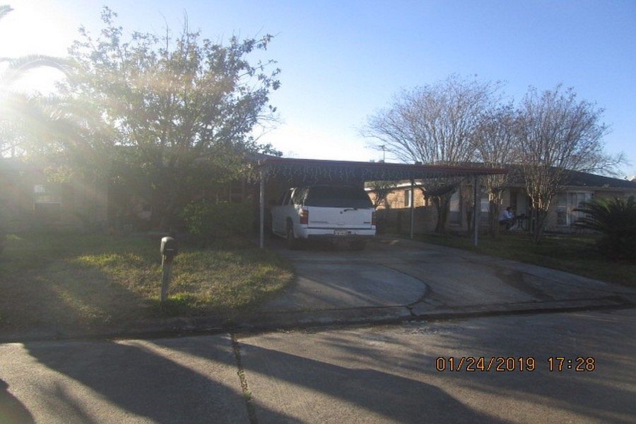 1st image of 815 Ivyhollow Dr