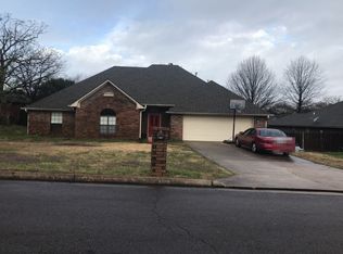 1703 Valley View St, Van Buren, AR 72956