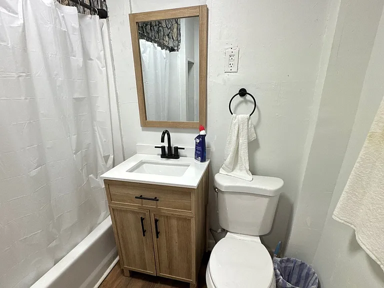 426 W King St #R — Photo 6