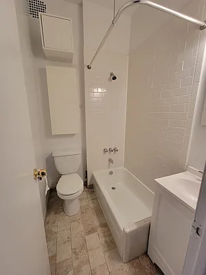 Rented by Avenues Real Estate | media 16