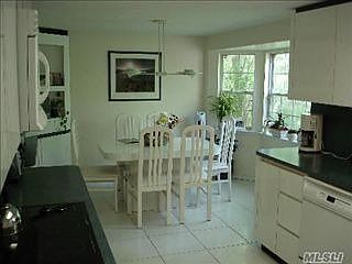 3rd image of 434 Hoffman Ln
