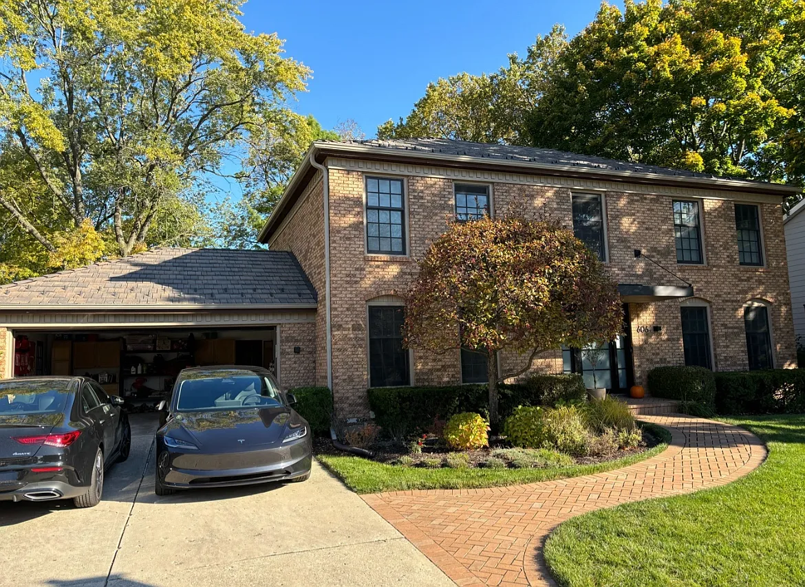 606 Paddock Ln photo 1