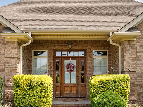 3rd image of 207 Plantation Springs Dr