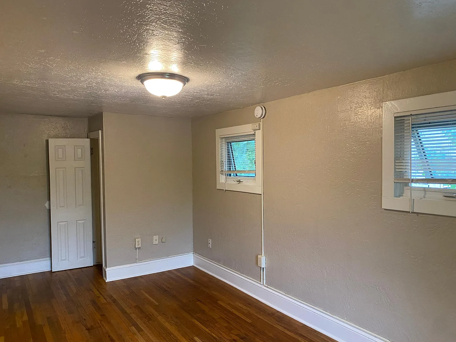 Studio, 350 sqft, $900 — Photo 4
