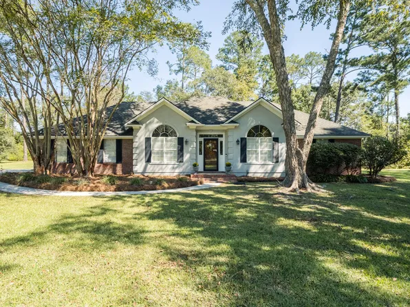 4815 Springbrook Dr, Hahira, GA 31632