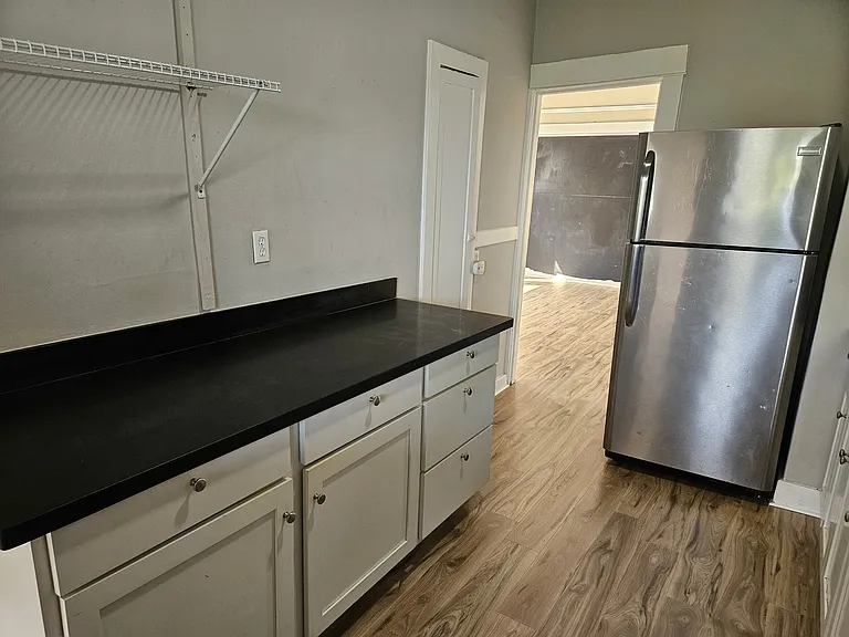 1915 E Cherry St #D — Photo 10