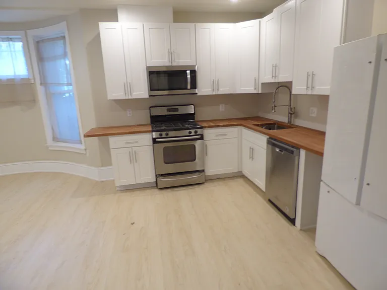 1960 Biltmore St NW #B — Photo 7