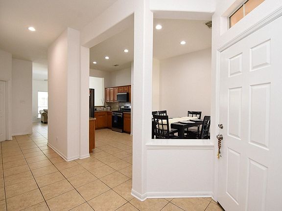 4th image of 1734 Pepper Hill Ln