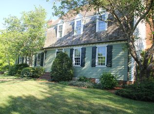 20 Winnatuxett Beach Rd, Mattapoisett, MA 02739