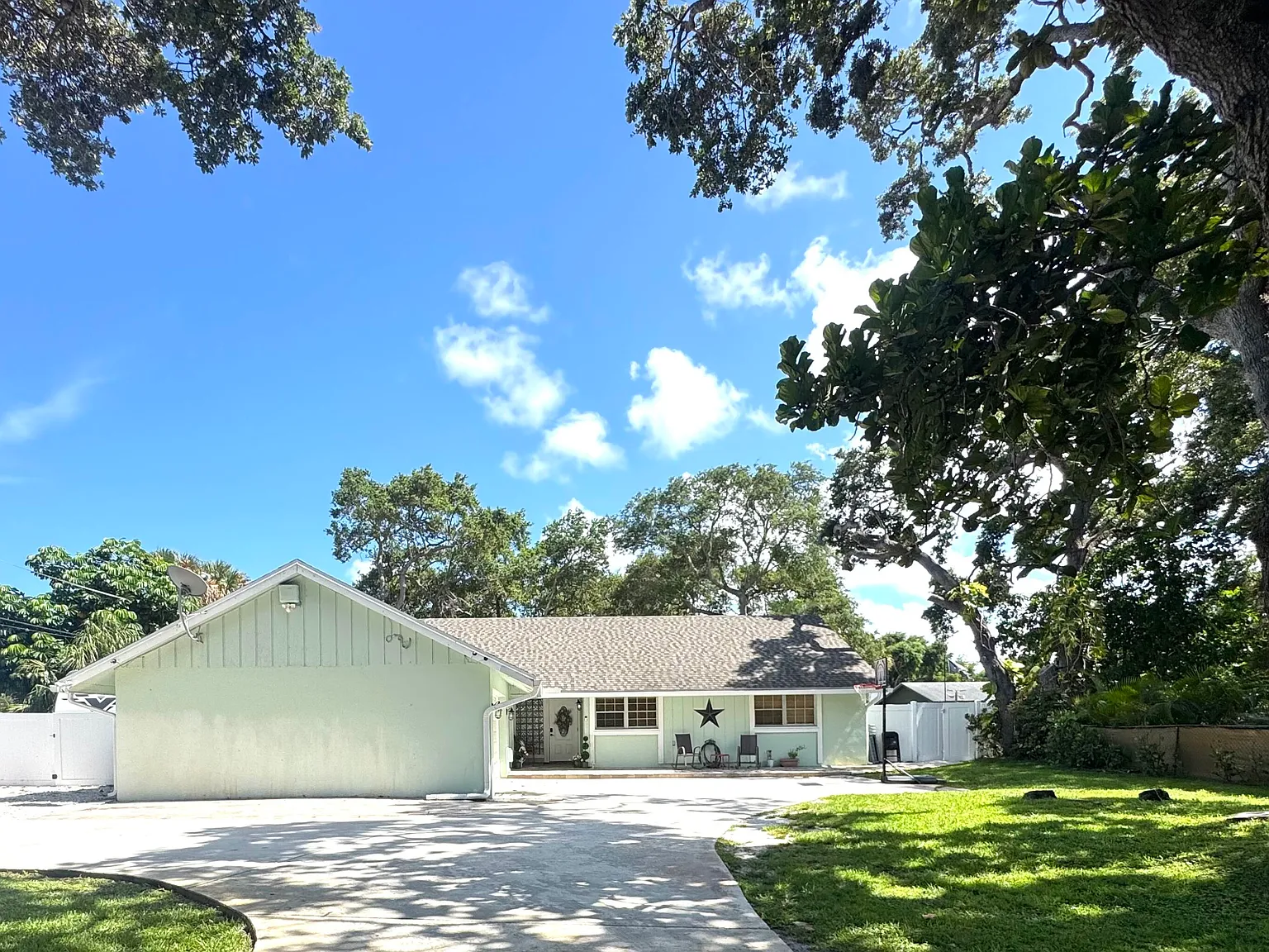 3 bed, 2.5 bath, 1749 sqft, $4,500 — Photo 4