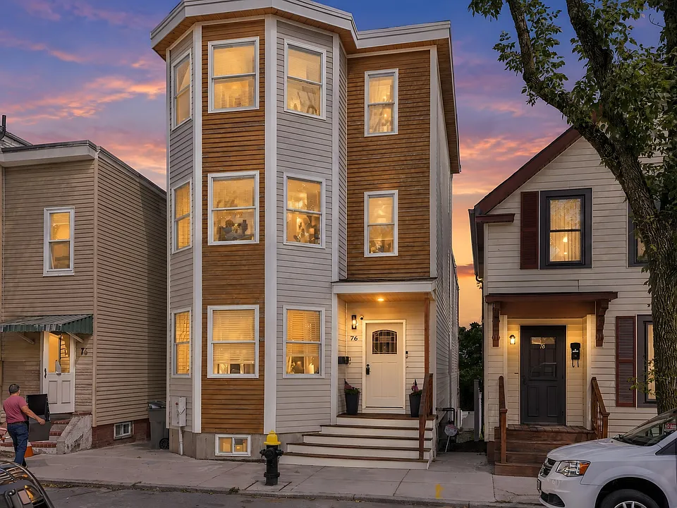 76 Wordsworth St #1