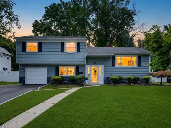 105 Summit Ct, Westfield Town, NJ 07090