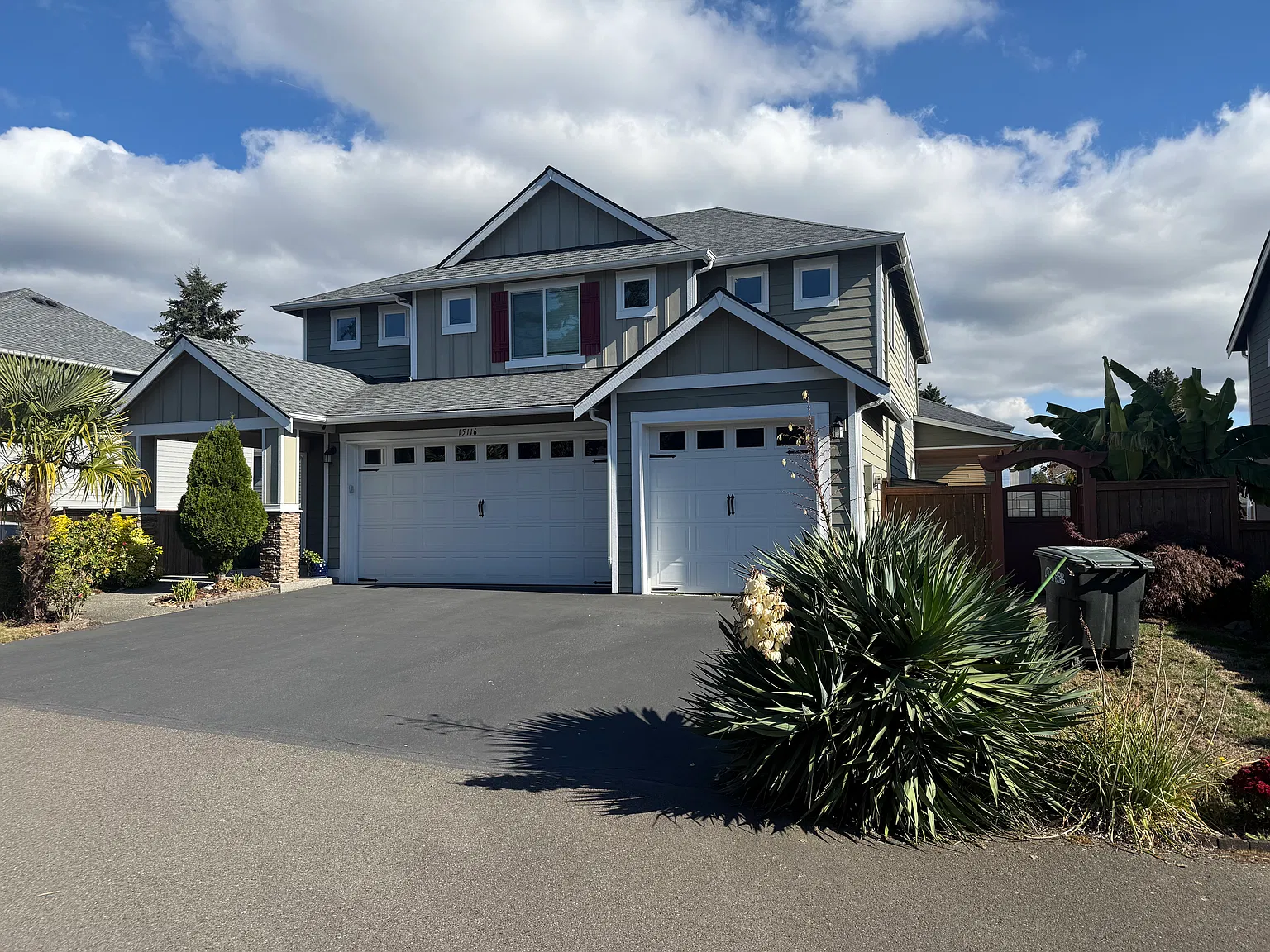 5 bed, 2866 sqft, $5,350 — Photo 1