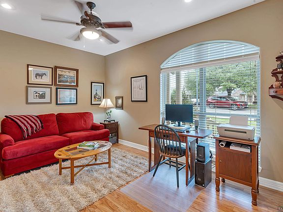 2nd image of 509 Creekside Dr
