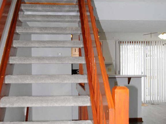 5th image of 5093 Singleton Dr #35B