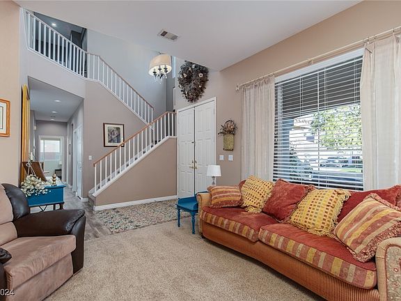 5th image of 827 Dover Glen Dr