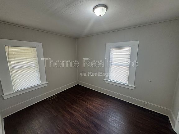 2nd image of 817 Arlington St