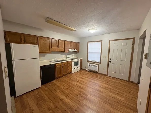 1530 Hawk Cir APT A, Troy, OH 45373