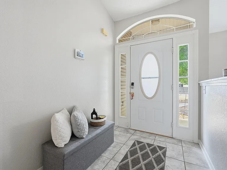 123 Steeplechase Dr — Photo 3