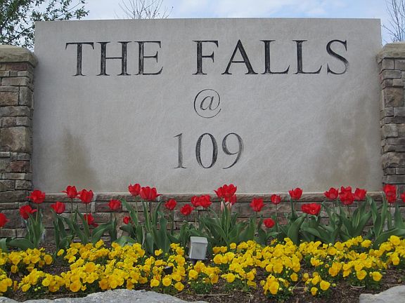 The Falls at 109