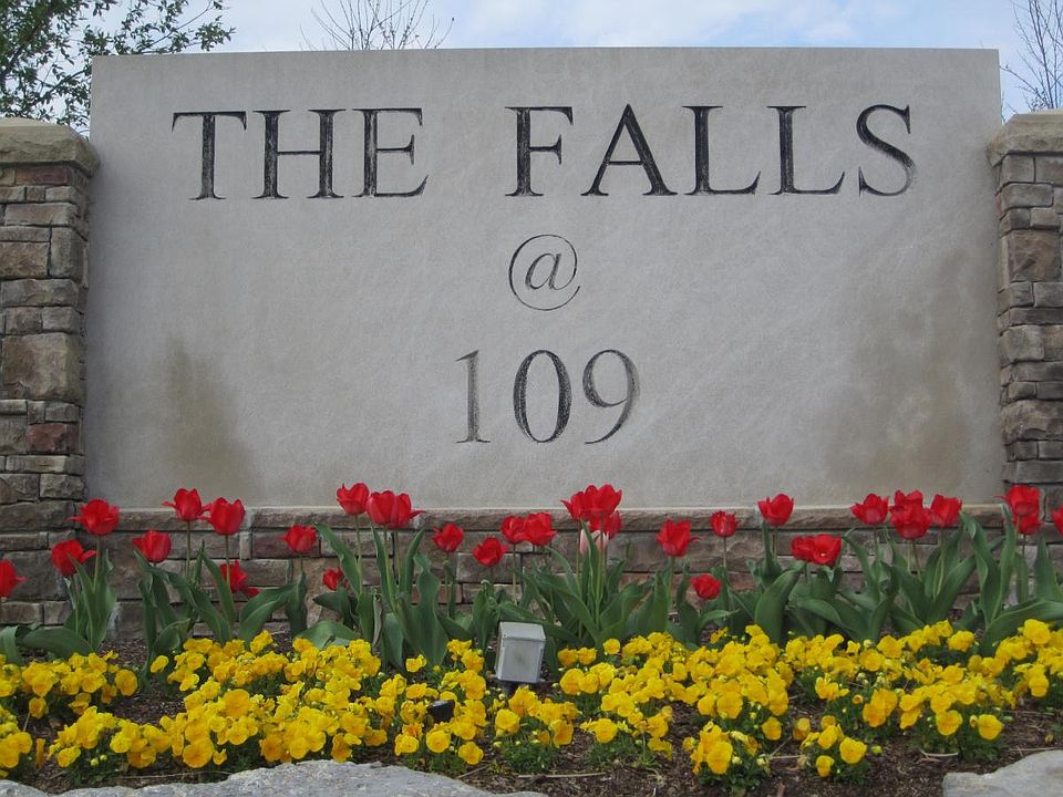 The Falls at 109
