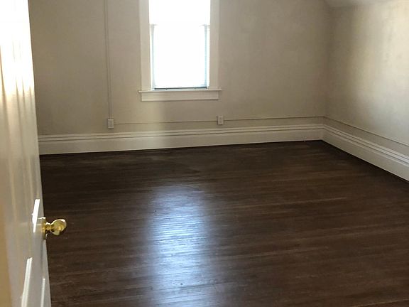 3rd image of 530 W Sinto Ave