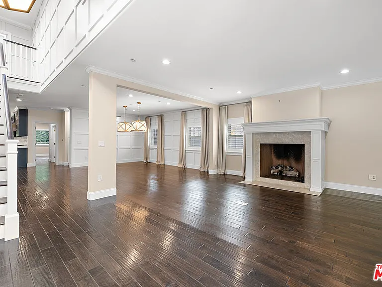 1147 Centinela Ave — Photo 11