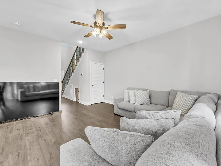 1436 Isaiah Dr — Photo 21