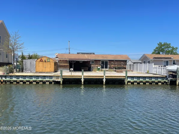 1813 Capstan Dr, Toms River, NJ 08753