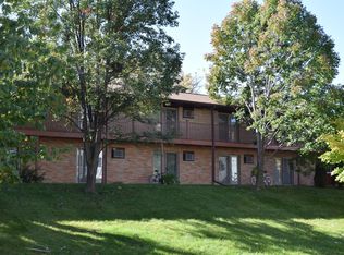 1001 Oakcrest St #E1, Iowa City, IA 52246