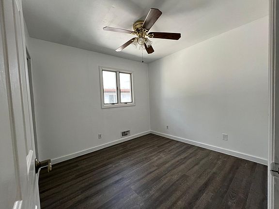 5th image of 99 Seidman Ave #1