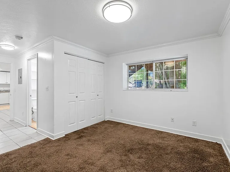 1076 Canyon Rd — Photo 14