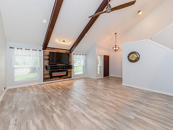 5th image of 11602 Idlebrook Dr
