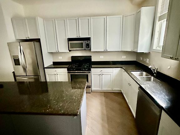 4th image of 1761 W Morse Ave APT Gs