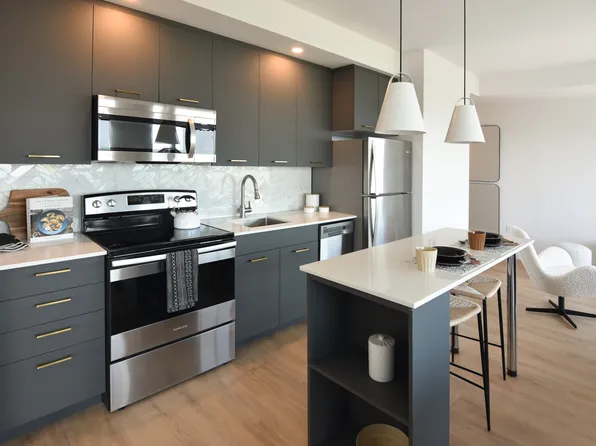 929 Richmond by Brigil